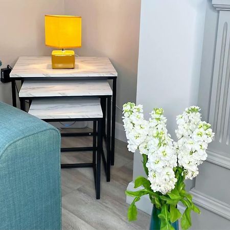Appartamento Royal Haven Hillsborough Esterno foto