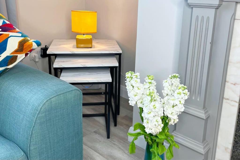 Appartamento Royal Haven Hillsborough Esterno foto